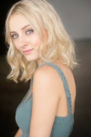 Alexandra Kyle's Instagram, Twitter & Facebook