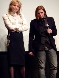 This site is unofficial and isn't affiliated with courtney. Courtney Love Steckbrief Promi Geburtstage De
