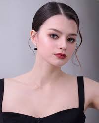 Becky Blood's Instagram, Twitter & Facebook