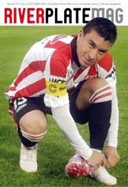 Pese a que fue superior en el primer tiempo, el equipo de gorosito terminó sufriendo demasiado para rescatar un empate. River Plate Mag 7ma Edicion Octubre 2009 By Neosimio Neosimio Issuu