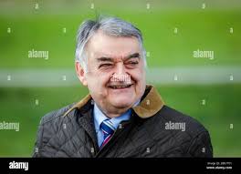 Herbert REUL, politician, CDU, Interior Minister of the State of North  Rhine-Westphalia, thanks the police officers, left: Melanie LIPP, chief  police officer, head of the Landesreiterstaffel NRW, NRW Interior Minister  Herbert Reul