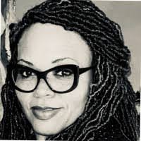 Lisa Rotondo's Instagram, Twitter & Facebook