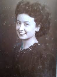 Elaine Kidwell's Instagram, Twitter & Facebook