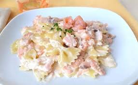 Farfalles Au Saumon Fume Avec Thermomix Plat Et Recette Recettes De Cuisine Recette Recette Minceur Rapide