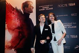 4 июля 2016 года родила дочь марию. Sergej Bezrukov Vpervye Snimalsya V Kino Gde Na Ploshadke Ne Rugalis Rossijskaya Gazeta