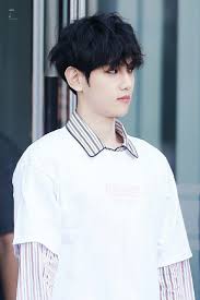 Baekhyun has rocked red hair quite a few times over the years and each time he still steals our breath away! K Pop 1413853 Byun Baekhyun Sm And Black Hair On Favim Com