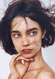 Pin On Ultimate Girl Poses Ideas List Femininebuzz