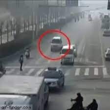 Bizarre Accident Find And Share Funny Animated Gifs Funny Animation Funny Gif Bizarre