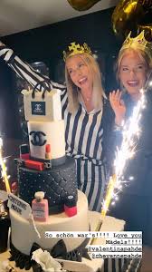 Elegantes dirndl samanda in einem naturton. Happy Birthday Pahde Zwillinge Feiern Ihren 26 Geburtstag Promiflash De