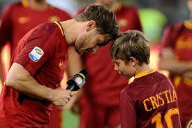 May 26, 2021 · no matter if you're real madrid, chelsea, manchester united, frosinone calcio, fc beer pong, or his butler, if jose mourinho asks you for something, you better find/get/buy/steal it and bring it to him. Totti La Roma Un Sogno Che Ho Sempre Voluto Portare Avanti