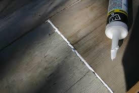 Silicone caulking has been used for decades now in various ways when it comes to completing renovations, especially in areas such as being able to apply and remove silicone caulking on your own can help you avoid expensive contractor bills during renovations and even future bills when your. How To Remove Silicone Caulk Manmade Diy