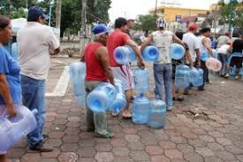 A pesar de que katia llegará a veracruz hasta el viernes, las lluvias ya dejaron afectaciones en 234 casas. El Paso Del Huracan Karl Hace Tropezar Al Gobernador De Veracruz