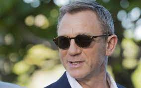 He is best known for playing james bond in the eponymous film series, beginning with casino roya. Jandqkm5nc2qvm