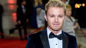 He served as a member of the german parliament, the bundestag, from 1990 until 2009, having been elected in the 1990, 1994, 1998, 2002 and 2005 federal elections. Die Hohle Der Lowen Bei Diesem Deal Brach Nico Rosberg Plotzlich In Tranen Aus News De