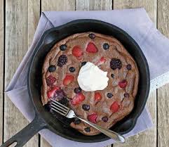 From fat bombs, to mug cakes, to cheesecake and chocolate mousse.these 10 low carb and keto desserts are quick, require minimal ingredients, and are perfect for any occasion. Fluffy Cocoa Berry Omelet Recipe Healthy Recipe