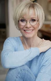 Gillian Webb's Instagram, Twitter & Facebook