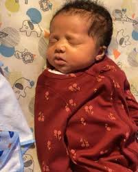 The human body is always nothing short then miraculous! Look at the  incredible head moulding to get through the pelvis!♥️