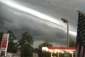 Two easily confused spanish words are derecho and derecha. Derecho Strikes The Eastern United States