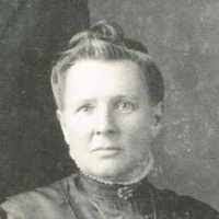 Laura Gholson's Instagram, Twitter & Facebook