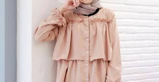 Koleksi busana muslim terbaru, gamis, dress, tunik, atasan, baju hamil, kemeja, baju pesta, baju kerja, kebaya, baju koko, gaun muslim, baju. 47 Model Baju Atasan Wanita Paling Populer