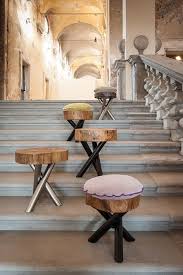 Designer Mobel Aus Baumstammen Mountain Kollektion Von Momenti Haus Deko Design Hocker Und Baumstamm Tisch