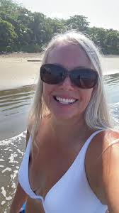 Love yourself and do what makes you happy (as long as it doesn’t hurt  anyone else) 😃💖#empowerment #loveyourself #love #55 #silversister  #greyhair #selflove #dawnoflove #grounding #connection