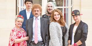 Malheureusement, le train à grande vitesse ne fait que passer, sans s'arrêter à bouzolles. Les Tuche 3 Decouvrez Une Premiere Affiche Presidentielle Actualites Hightech Jeux Video Cinema