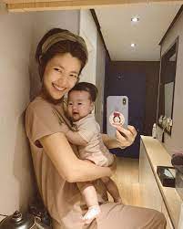 She was eliminated in episode 8 after ranking 51st place. Lee Yun Ji Wife Of Jung Han Ul Hugs Her Second Child Mottokorea