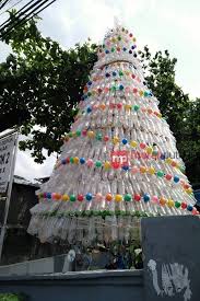 Botol bekas merupakan benda yang unik, kamu bisa membuat berbagai kreasi dengan benda ini. 30 Ide Keren Cara Membuat Mainan Natal Dari Kaleng Minuman Ide Buat Kamu