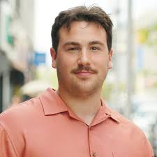 Pugs can't tell you how they're doing post surgery, but a 'FitBark' can