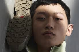 Salomon 携手Aries 重塑Snowclog 鞋款| Hypebeast