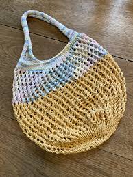 :) with more and more stores limiting the use of plastic bags, it only makes sense to think of what we can use as. Ravelry Easy Knit Shoulder Bag Pattern By Brenna Thompson