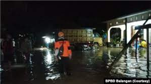 Bab.la is not responsible for their content. Banjir Rendam 3 571 Rumah Di Balangan Kalsel
