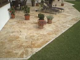 Naturstein Platte Travertin Pure Gold Fur Den Aussenbereich Natursteine Bodenplatten Steine