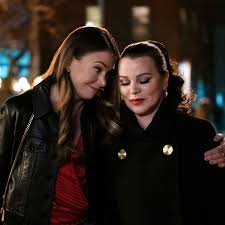 At one time during the concert, while the lead singer (sing) was singing a famous hit song, many as a young boy, he (admire, greatly) greatly admired the pilots of the riverboats and dreamed about it's more confusing than the old one. a. Younger Recap Season 7 Episode 10 Inku Baited