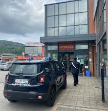 Le ha cercate prima in paese, a santo stefano di camastra, zona messina, poi ha provato al cellulare. Valcuvia Madre E Figlia Sorprese A Rubare Denunciate Telesettelaghi