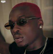 Fireboy DML debuts a fresh new style.