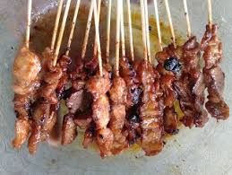 Tiket masuk ke tempat ini adalah rp3.000 per orang. Sate Ayam Tulungagung Pak Wahono
