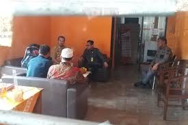 Menurut jekek, budaya masyarakat wonogiri, ketika ada saudara atau tetangga yang jekek berharap kepada masyarakat agar dalam menjalankan kegiatan tidak berdasarkan keinginan pribadi. Bupati Wonogiri Diperiksa Bawaslu Terkait Titipan Untuk Dukung Jokowi Ma Ruf Halaman All Kompas Com