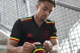 Zou je echt een shirt van ajax kopen? Wgdgc5xeacercm