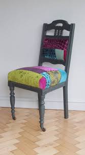 Set Of Six Antique Painted Patchwork Dining Chairs Bohemian Chairs Nel 2020 Sedia Patchwork Designers Guild Farrow Ball