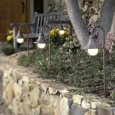 Lichtinstallation Im Garten Romantische Angenehme Abende Da Geniessen Solarleuchten Garten Aussenbeleuchtung Gartengestaltung