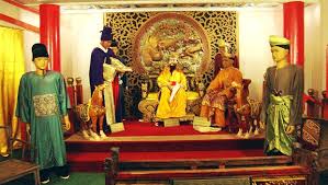 Sumber gambar inilah yang membuat masyarakat melayu memiliki kemiripan baik dari segi bahasa, budaya dan. Obor 1405 Kehebatan Diplomasi Kesultanan Melayu Melaka Dengan Kuasa Besar Dunia The Patriots