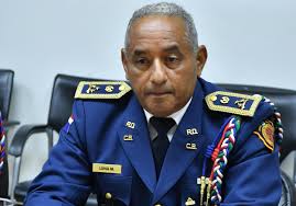 El viceministro de Monitoreo y Coordinación Gubernamental, José Ramón  Holguín (@joserholguin), sostuvo un encuentro con el supervisor de la  Oficina Principal de Bomberos, coronel Noble Luna; el coronel José Peña del  Cuerpo