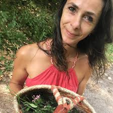 Deanna Millard's Instagram, Twitter & Facebook