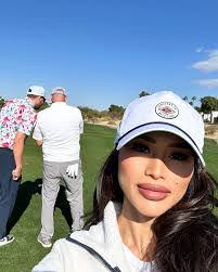 Melody Grace's Instagram, Twitter & Facebook