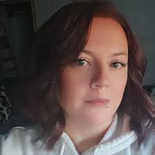 Serious incident white threses cowdenbeath. Jammer, ambulance, police, door  now being guarded !