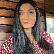 Danielle Tinker's Instagram, Twitter & Facebook