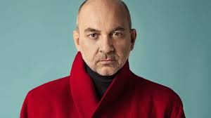 El actor luis gnecco realizó un duro análisis sobre la televisión actual, en gnecco, quien es conocido por sus interpretaciones en telenovelas como brujas, adrenalina y soltera otra vez (canal 13), además de las películas una mujer fantástica, joven & alocada y los dos papas, aseguró que la. Luis Gnecco Se Disculpo Con Paty Maldonado Y Raquel Argandona