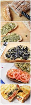 Sandwich Estilo Italiano Untar 2 Rebanadas De Pan Con Pesto Agregar Aceitunas Negras Picadas Rebanada De Que Comida Comida Vegetariana Recetas Para Cocinar